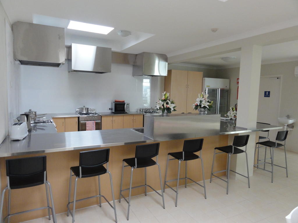Perth 178 Backpackers Hostel ภายนอก รูปภาพ